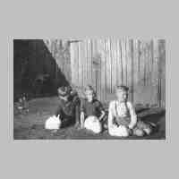 015-0071 Alfred und Erika Groening mit Siegfried Huck im Jahre 1944.JPG